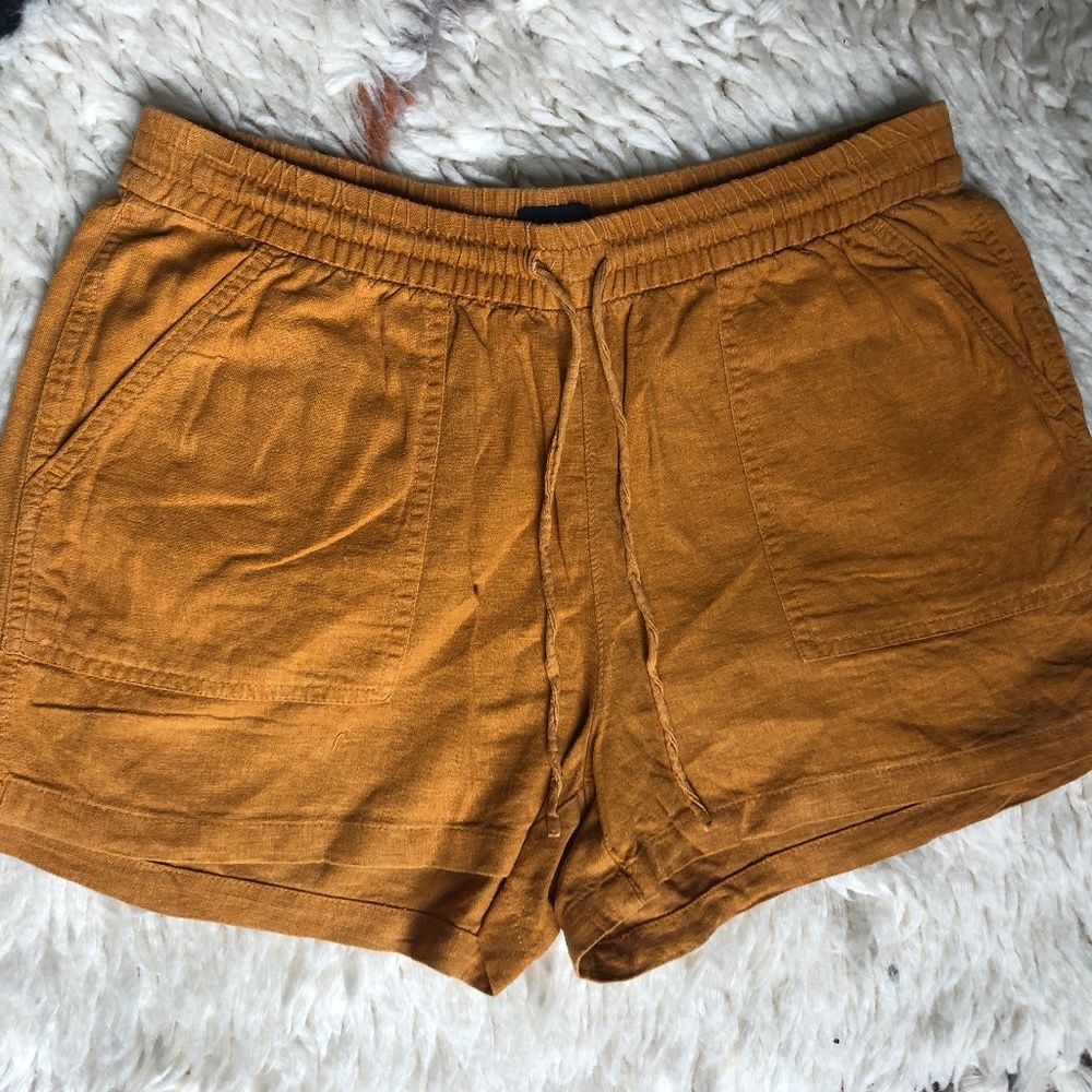 JCrew - linen drawstring honey colored pocketed shorts - Women's S